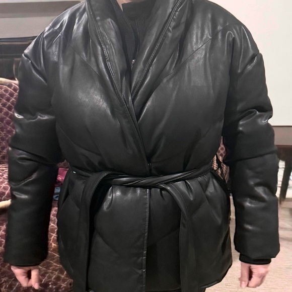 BLANK NYC The Love Doctor Black Vegan Faux Leather Puffer Coat Jacket Medium NWT - Picture 3 of 6